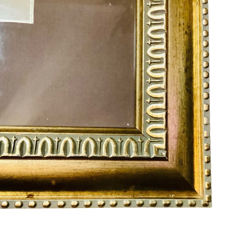 Gold colored Photo Frame - Picture 3 of 5